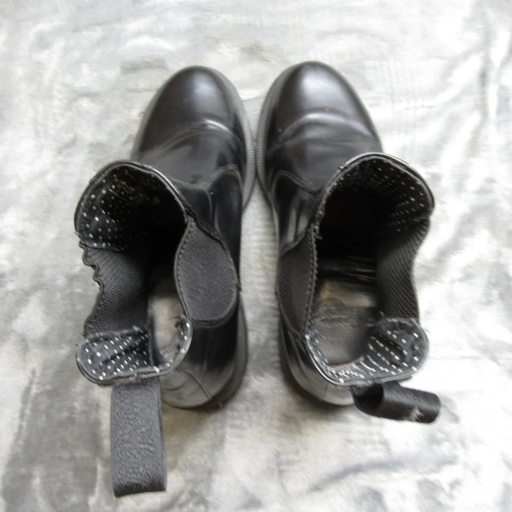 Dr. Martens couple small